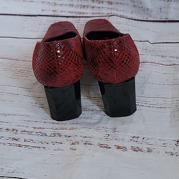 80s Vintage Stuart Weitzman Cherry Red Snakeskin Embossed Leather Heels Size 6 - Picture 12 of 12